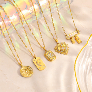 Collier en acier inoxydable plaqué or 18 carats avec pendentif cœur solitaire, chaîne de clavicule, bijou cadeau, accessoire de mode - Product Image 2