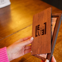 Haute Qualité Personnalisé Gravé Logo Bar Café Restaurant Visiteur Chèque Présentation Bill Titulaire En Bois Chèque Livre