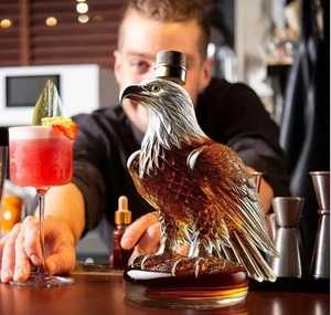 قارورة ويسكي عصرية على شكل نسر، زجاج بوروسيليكات عالي الجودة ثلاثي الأبعاد سعة 350 مل، منفوخة يدويًا، متينة، هدية أعمال مثالية لمشروبات السكوتش والبوربون في البار. - Product Image 4