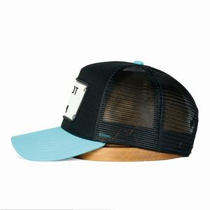 Gorras Trucker de Malla Sólida de 5 Paneles al por Mayor con Parches de Placa de Aluminio Personalizados con tu Logotipo, Sombreros Richardson - Product Image 3
