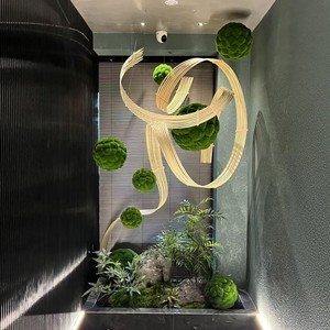 Installation artistique suspendue en bambou avec boules <span class=keywords><strong>de</strong></span> mousse éternelle, décoration végétale sphérique pour intérieur, idéale pour les centres commerciaux et l'aménagement paysager - Product Image 1