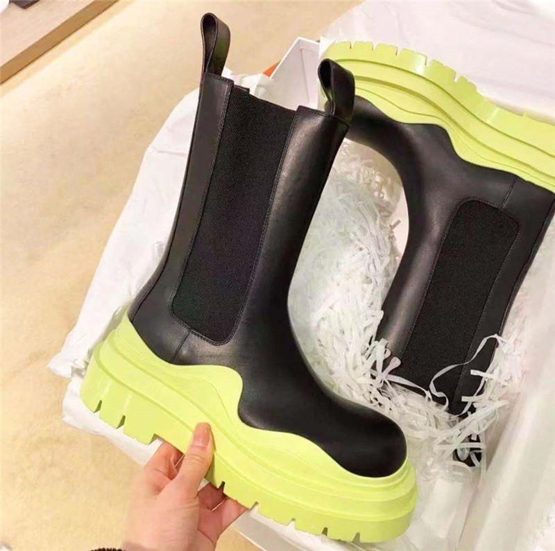 Botas planas de caña ancha fabricadas en piel | Botas Muui