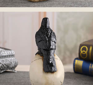 Zwarte Raaf Vogel Op Halloween Standbeeld Hoofd Bone Standbeeld Koud Gegoten Hars Beeldje - Product Image 5