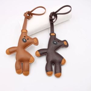 Nouveau porte-clés mignon en forme d'ours de dessin animé, pendentif de sac, porte-clés populaire pour sac à dos, breloque décorative pour sac - Product Image 4