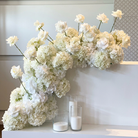 Centre de table de mariage luxueux en hydrangeas artificiels blancs, arrangement floral en cascade pour la décoration de réceptions et de fêtes