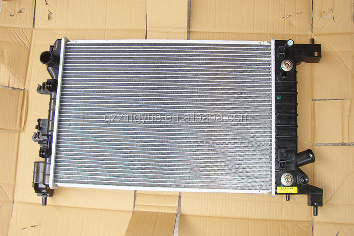96945756 95460094 China High Quality Auto Cooling Coolant Radiator Assembly  for Chevy Chevrolet Spin 2013-2014 Cobalt