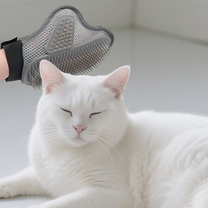 Guantes de Aseo para Gatos SORADD, Material TPR Gris para Eliminar el Pelo Suelto y la Electricidad Estática, Aseo de Mascotas - Product Image 1