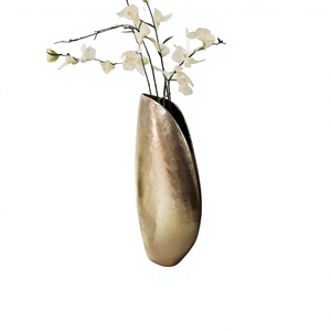 Juego de Jarrones Modernos Geométricos de Cobre, Macetas Decorativas Hechas a Mano para Uso en Interiores - Product Image 1