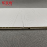 Panneau de plafond/mur moderne en PVC, ignifuge, étanche, grille de plafond carrée, insonorisant, garantie 5 ans, prix usine abordable, robuste et très demandé