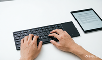 Clavier sans fil Bluetooth pliable en trois parties, rechargeable, OEM ODM, avec pavé tactile pour tablette Windows, Android, iOS, smartphone