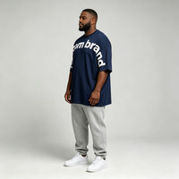 T-shirt bleu marine grande taille pour homme, imprimé lettres en relief, service de personnalisation complet, vêtements décontractés robustes, fourni par une usine de confection