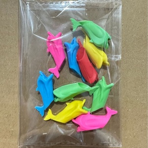 Agarraderas de Plástico Duraderas y Lavables con Forma de Pez para Lápices y Bolígrafos, Venta al por Mayor, Zhejiang Modern, Agarraderas Correctoras de Hábitos de Escritura <span class=keywords><strong>3D</strong></span> con Forma de Delfín para Niños - Product Image 1