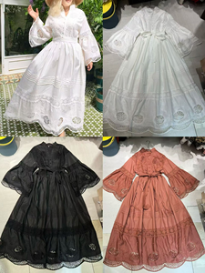 Abito Lungo Estivo di Alta Qualità per Donna, Modesto ed Elegante, con Maniche a Campana, Scollo a V, Dettagli Traforati, Casual, da Festa, con Cintura, ODM OEM - Product Image 2