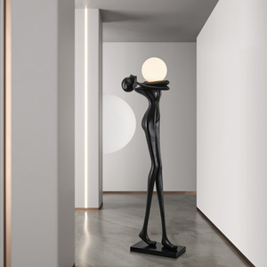 Lampada <span class=keywords><strong>da</strong></span> Terra in Resina con Scultura Umanoide che Regge una Sfera, 172 cm, <span class=keywords><strong>Design</strong></span> per Hotel, Sale Espositive, Ville, Illuminazione Decorativa - Product Image 5