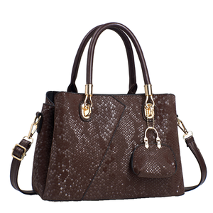 Sacs à main pour femmes en gros, pas chers, grands, noirs, décontractés, à bandoulière, avec fermeture éclair, décoration de lettres, imperméables, en PU et polyester - Product Image 1