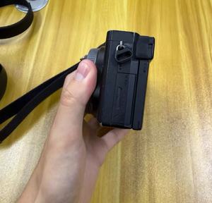Cámara Sony A6400 sin Espejo Usada, Solo Cuerpo, ILCE-6400, Sin Lente, Cámara de Video 4K APS-C de 24.2MP - Product Image 3