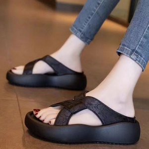 Sandalias de verano para mujer, estilo nuevo, con suela gruesa, ligeras, con bordado, informales, para la playa - Product Image 2