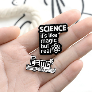 Venta caliente 'Science Is Magic' Metal Crafts Broche Pin Insignias de solapa Creative Fun Energy Quote Letters Frases Fruit-Themed Pin - Product Image 5