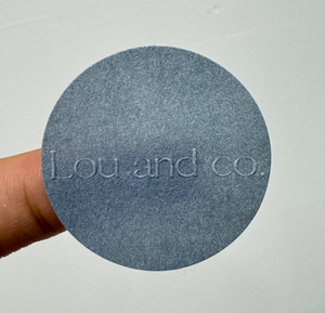 Etiquetas de Embalaje con Impresión de Logotipo Personalizado de Fábrica, MOQ Bajo, Etiquetas de Papel Texturizado <span class=keywords><strong>3D</strong></span> Simples de Alta Calidad - Product Image 2