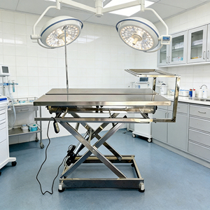 Mesa de Operaciones Eléctrica Veterinaria con Elevador de Tijera y Bandeja de Instrumentos Integrada para Cirugía Animal - Product Image 4
