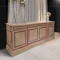 Buffet de style néoclassique de luxe avec cadre en bois et décor doré, console sculptée pour salle à manger