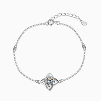Bracelet en argent S925 en gros d'usine, bracelet en diamant moissanite, bracelet minimaliste en trèfle moissanite pour femmes