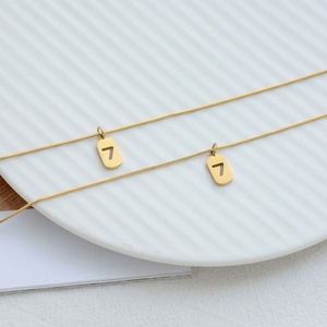 Collares con Dijes Modernos 2026, Joyería Minimalista, Acero Inoxidable 316L, Chapado en Oro PVD de 18k, Collar con el Número Siete para Mujer - Product Image 3