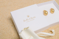 Caja de Regalo Plegable Cuadrada Blanca de Lujo para Joyería, con Bolsa de Gamuza, Cordón, Logotipo Personalizado y Tarjeta de Agradecimiento