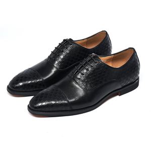 Chaussures Oxford Classiques Faites à la Main en Cuir Véritable pour Homme – Vente Chaude – Grossiste – Chaussures Habillées Formelles pour Homme en Cuir de Vachette à Imprimé Carreaux pour Mariage - Product Image 1