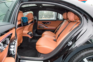 <span class=keywords><strong>Mercedes</strong></span>-Benz Classe <span class=keywords><strong>S</strong></span> <span class=keywords><strong>S</strong></span> <span class=keywords><strong>400</strong></span> L Berline de Luxe d'Occasion 2025 2.5T+48V Hybride Léger Automatique Conduite à Gauche Prête à l'Expédition - Product Image 4