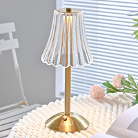 Lampe de bureau en cristal LED de style européen, lampe de table en forme de diamant rose pour chambre à coucher, contrôle tactile, gradation progressive et 3 CCT