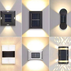 Applique murale solaire LED extérieure étanche pour jardin, éclairage haut et bas, idéale pour cour, escalier, porche - Product Image 2