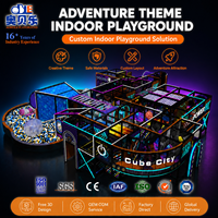 Structure de jeu commerciale intérieure pour enfants, type Cube City multi-niveaux, haute technologie, avec zone de jeu néon, prix usine attractif