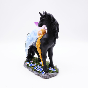 Oem Home Garden Decor Miniature 3d Figure Statue Personnalisée Résine Artisanat Belle Fée Mystique et Licorne Noire Figurines - Product Image 3