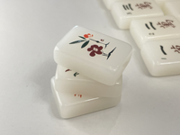 Yeşil Arka Planlı Mahjong Oyunu, Oymalı JOKER Rüzgar Ejderhası Çiçekli Taşlar, Retro Amerikan Tarzı Oyun, Işıklı Zarlarla