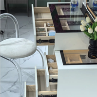 Coiffeuse moderne minimaliste en bois blanc avec éclairage HD et tiroirs, idéale pour chambre, hôtel, appartement élégant