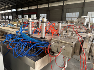 Máquina extrusora de marco de tablero de puerta hueca de panel WPC - Product Image 3