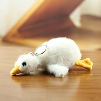 Gantungan Kunci Boneka Angsa Lucu Grosir, Boneka Angsa Masak di Panci Besi Kartun, Mainan Boneka Hewan Lembut Kawaii, Liontin Tas, Boneka Gantung