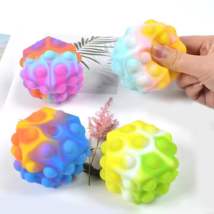 Juguete Antiestrés de Burbujas con Forma de Rata, Juguete Sensorial para Niños, Niñas, Adolescentes y Adultos, para la Oficina o el Escritorio - Product Image 1