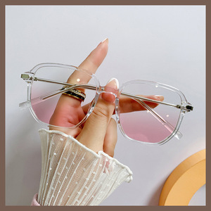 Lunettes de soleil Blush C3 pour femmes, monture intégrale, verres en résine, protection UV400, catégorie 1, couleur claire - Product Image 2