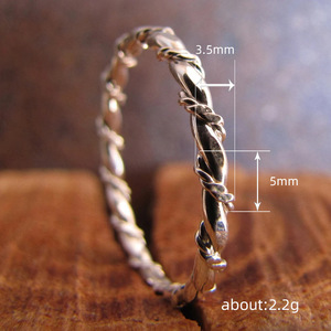 Elegante Anello Minimalista con Nodo a Corda, Design Geometrico, Gioielli da Donna alla Moda, per Uso Quotidiano, Regalo Chic - Product Image 2