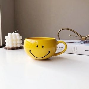 Taza <span class=keywords><strong>de</strong></span> <span class=keywords><strong>café</strong></span> grande <span class=keywords><strong>de</strong></span> cerámica amarilla <span class=keywords><strong>de</strong></span> 380Ml Diseño <span class=keywords><strong>de</strong></span> cara feliz con <span class=keywords><strong>sol</strong></span> sonriente para el desayuno Taza cómoda <span class=keywords><strong>de</strong></span> leche <span class=keywords><strong>de</strong></span> avena para uso diario - Product Image 3