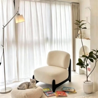 Fauteuil d'appoint de luxe moderne pour hôtel, avec housse, écologique, confortable, gris, pieds en bois, design pour salon