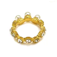 Vintage Strukturierter Wellenring mit Eingelegten Perlen & Klaren Strass-Steinen Eleganter Modischer Edelstahlring für Damen Tägliches Tragen