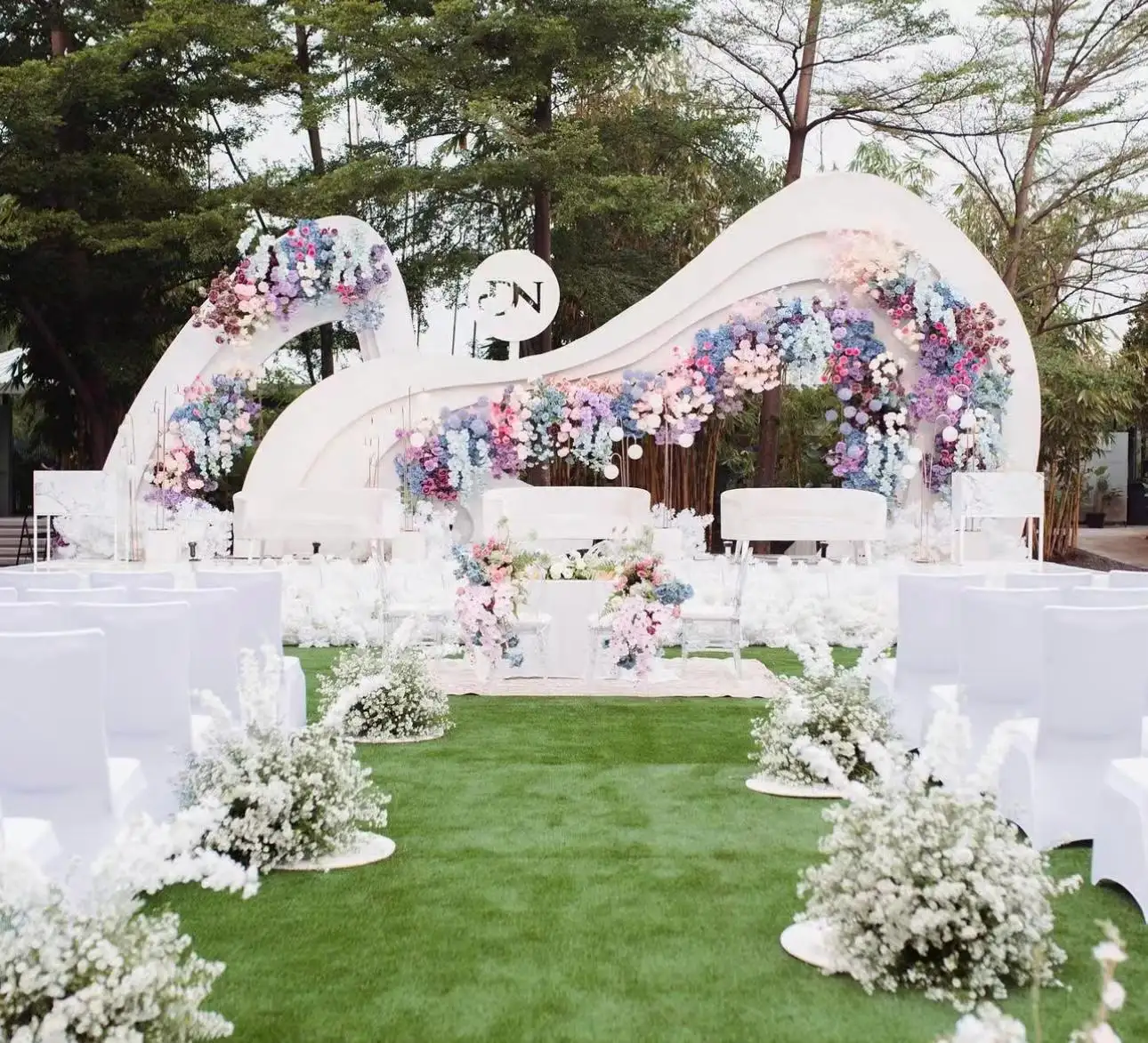 Suportes de cenário de casamento em PVC branco agradável para decoração de festas e eventos de parede