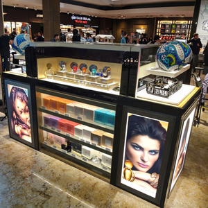 Stand <span class=keywords><strong>d</strong></span>'<span class=keywords><strong>exposition</strong></span> de cosmétiques portable moderne pour centre commercial, présentoir en <span class=keywords><strong>verre</strong></span> pour parfums, vitrine de cosmétiques - Product Image 4