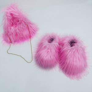 व्यस्त लड़की hs4694 जूते और बैग सेट आकार 45 हरे सफेद गुलाबी थोक महिला हैंडबैग फ्लुफी चप्पल मोंगोलियन नकली फर स्लाइड - Product Image 5