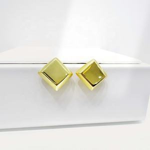 Precio de fábrica, plata 925, pendientes cuadrados únicos de plata de ley, elegantes, hipoalergénicos, geométricos, chapados en oro de 14k. - Product Image 4