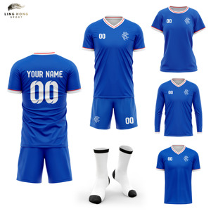 Conjunto de Uniforme de Fútbol Personalizado para Equipos Escolares - Pantalones Cortos 100% Poliéster Transpirables y de Secado Rápido con Nombre del Jugador Impreso - Product Image 1