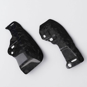 Protector Térmico de Motor Izquierdo en Fibra de Carbono Forjada Brillante Negra 2024-2025 para Street Glide Road Glide <span class=keywords><strong>CVO</strong></span> por USOHAWLK con 1 Año de Garantía - Product Image 1